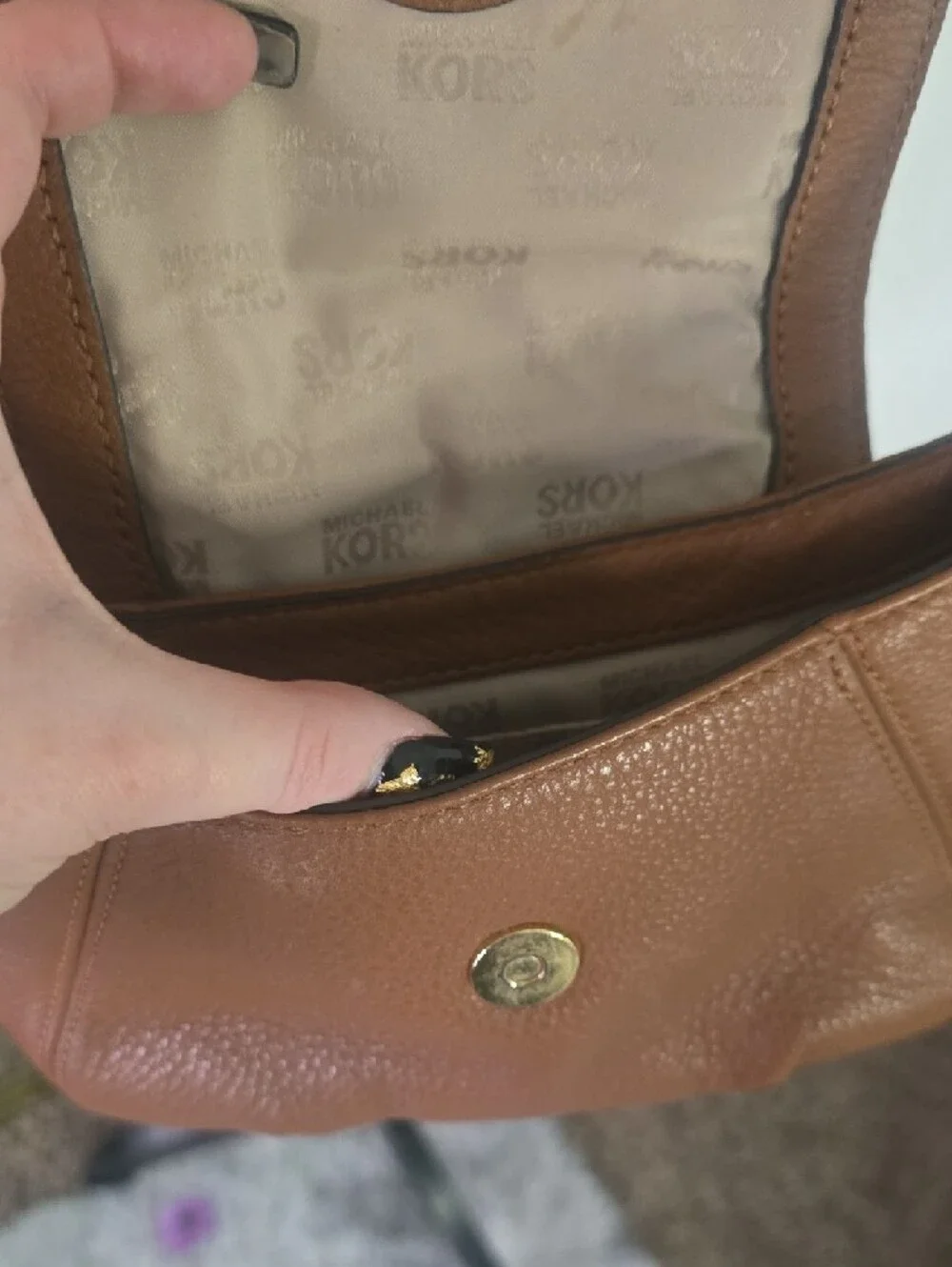 Micheal Kors Brown Pebbled Leather Small Crossbody W/ Gold Hardware (EUC)✨️ - Picture 7 of 13